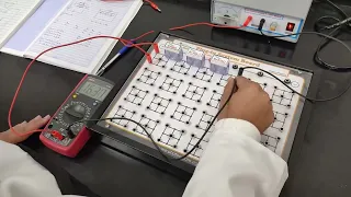 تجربة عملي قانون كيرشوف Kirchhoffs Laws 