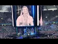 Helene Fischer live mit  "Warum"