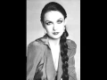 Download Lagu Crystal Gayle - Somebody loves you (HQ)