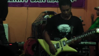 live kumpulan keloy show di kg peta copy right control 