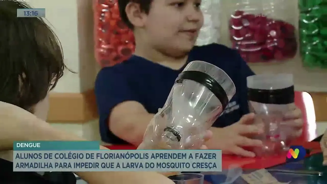 Alunos de Florianópolis aprendem a fazer armadilha para impedir que a larva da dengue cresça