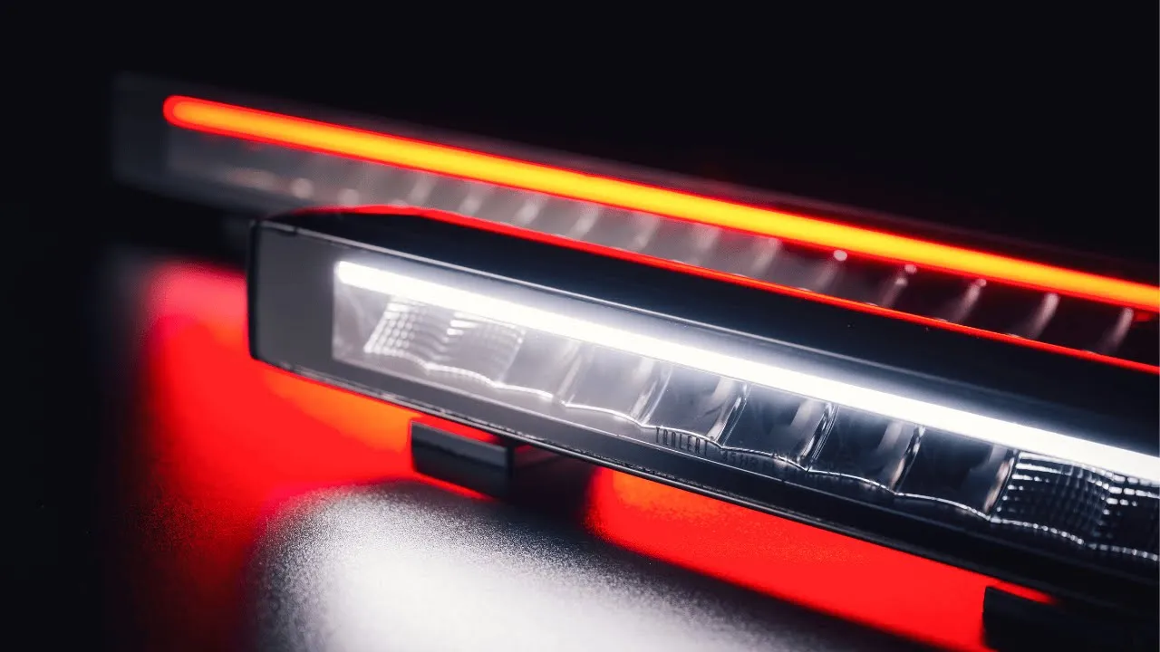 Video: LED Lightbar 33cm | incl. R65 flitser | rood-amber DRL