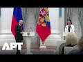 Lagu “I Can’t Even Pronounce It”: Watch Moment as Putin Jokes With Young Scientists at Award Ceremony