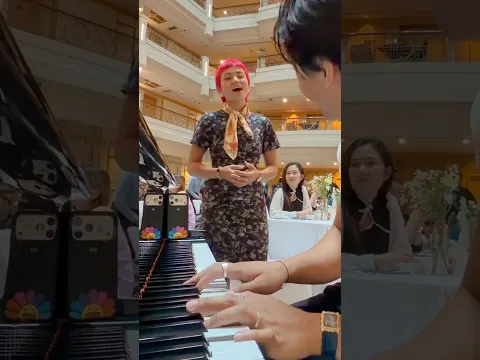 Her voice shocked the whole Hotel 😍
