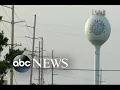 A power outage is proving to be a headache for vacationers on North Carolina s popular Outer Banks