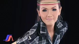 tuty wibowo mencari mangsa