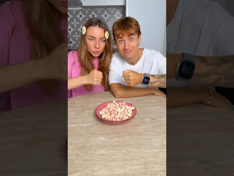 Endless strawberry pop corn 😍