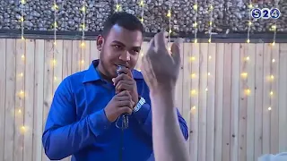 لحظة اندهاش صلاح بن الباديه بالفنان امجد السراج  لحظة اندهاش صلاح بن الباديه بالفنان امجد السراج