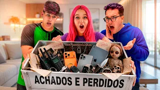ABRIMOS UMA CAIXA DE ACHADOS E PERDIDOS DO AEROPORTO *coisas bizarras e aleatórias