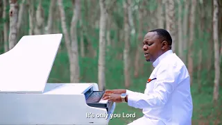 Christopher Mwahangila  -  UNIINUE (Official Music Video)