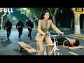 Download Lagu Dia sembunyikan identitas demi kebenaran, tapi selamatkan CEO dingin! Cinta meledak manis!