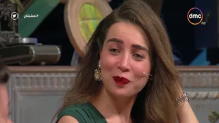 تعشبشاي   الطفل احمد السيسي يعلم الفنانة مي عز الدين ازاي تتعامل مع الشهرة والمعجبين دندنها