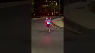 الحلم BMW والواقع بسكليت 