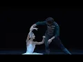 Swan Lake – Act II pas de deux (Francesca Hayward, Cesar Corrales; The Royal Ballet)