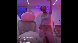 Doja Cat Twerks On IG Live