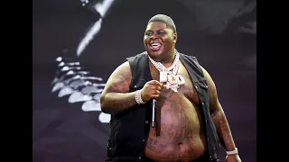 bigxthaplug performs 