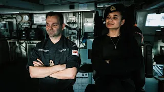 I tried Captaining a WARSHIP + (Full Tour of HMS Albion) — Sailing Uma [Step 208]