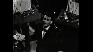 بحبها وفى قلبي ساكن حبها عبدالحليم حافظ تصوير نادر نسخة جديدة نادرة حليم فيديوهات اصلية دندنها