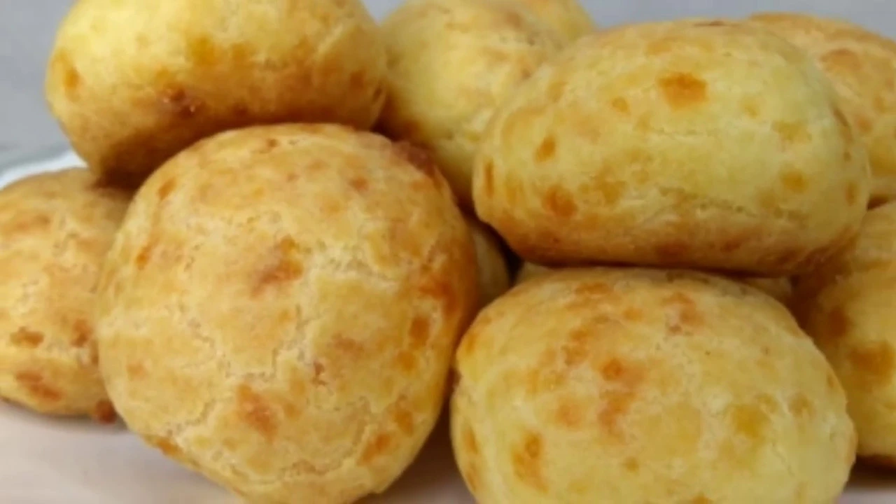 Descubra como fazer o famoso cheesecake japonês, bem leve e gostoso que vai deixar todos babando! In. 