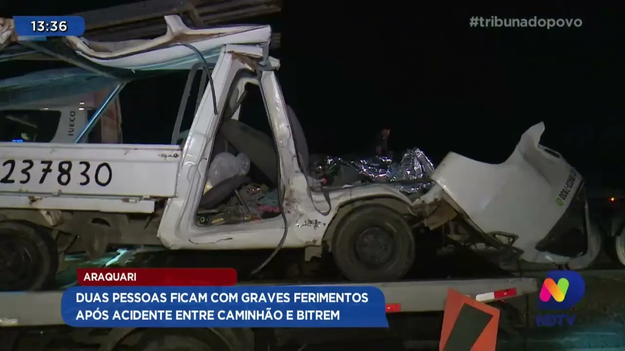 Araquari: duas pessoas ficam com graves ferimentos após acidente entre caminhão e bitrem