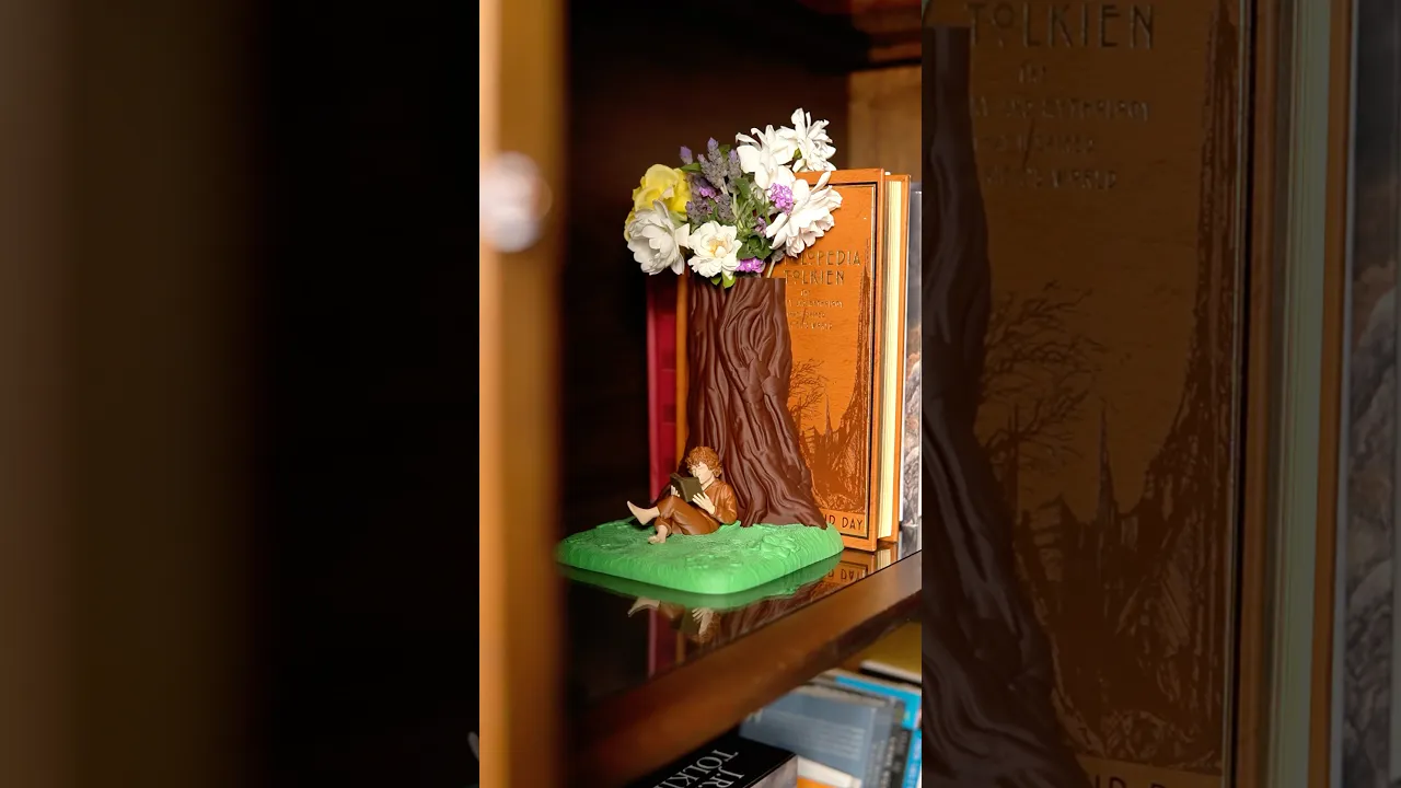 Reading Hobbit Bookend- Vase/Bookmark Holder video thumbnail