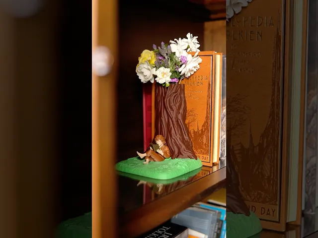 Reading Hobbit Bookend- Vase/Bookmark Holder video thumbnail