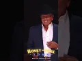 George presented the Willie Nelson Lifetime Achievement Award 2025 to Vince Gill 🎙️ 
