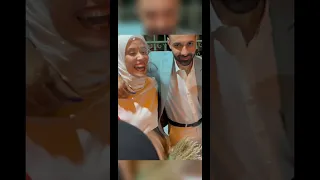 وعدني ميلمسنيش وله يقولي اي كلمه غير بعد كتب الكتاب ووفى      دندنها