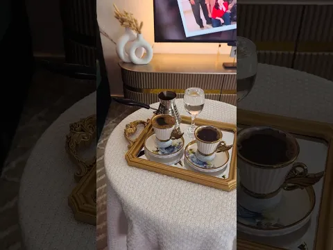 تعالي أحكيلك سر صغير.. راحة بالك وبيتك ما بدها معجزات، بدها كم تفصيلة بسيطة باليقين لو عملتيها✨🌸☕️
