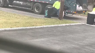 Town of Brookhaven Bianculli Sanitation CCC Heil Garbage Truck B7 Picking Up Trash
