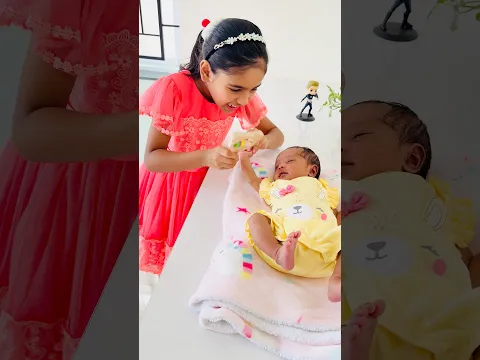Smiti Ne Aaj Baja li Aapne Behenko Dawai Peena Se🤗