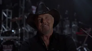 Trace Adkins Reflects On His Album Love Will...