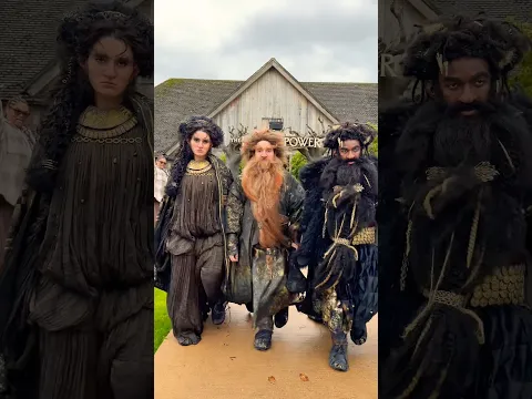 Taking a picture trend - Lord of the Rings version! #ringsofpower #lordoftherings