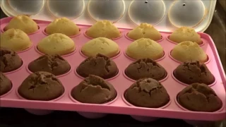How to Make Cake Pops | Easy Homemade Cake Pop Recipe. 