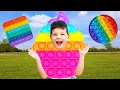 Download Lagu BACKYARD SCAVENGER HUNT! CALEB and MOM LOOK FOR POP ITS and BEST FIDGET TOYS!