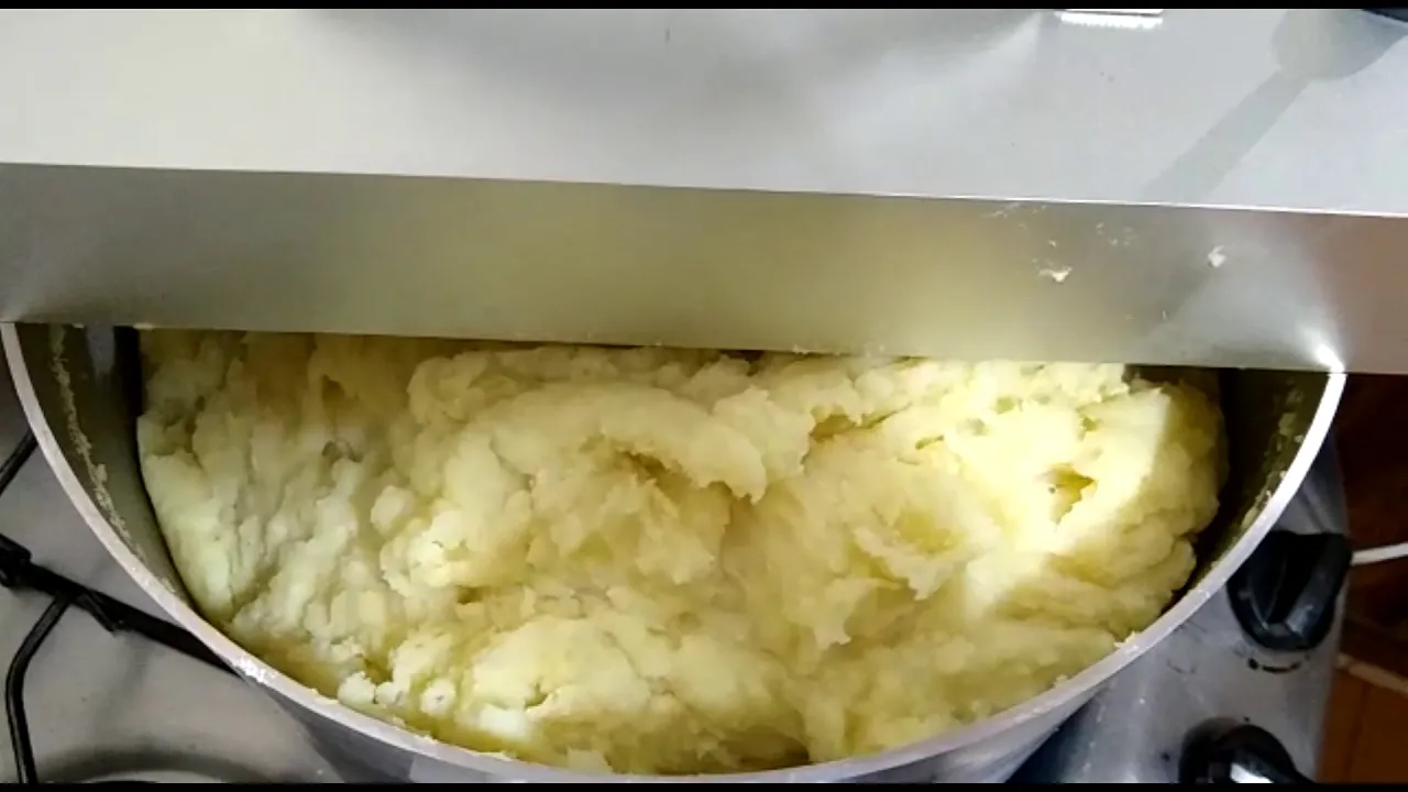 RECEITA DE MASSA DE COXINHA COM BATATA