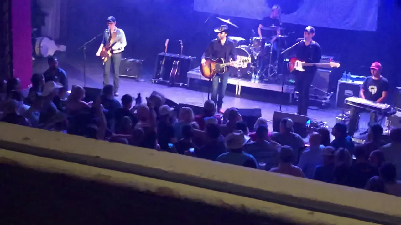 Wheeler Walker Jr. - Drop ‘Em Out (Live at The Blue Note Columbia, MO)