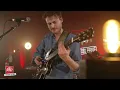 Adé interprète "Tout savoir" lors de son Concert Très Très Privé RTL2 au studio Ferber