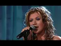 Download Lagu Kelly Clarkson - Breakaway (The Tonight Show with Jay Leno 2004) [HD]