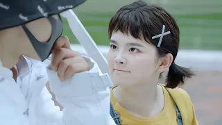 بنت غبيه بتهزأ ايدول مشهور ومغرور بالغلط فبيقرر ينتقم منها بطريقته الخاصة ملخص مسلسل My Deskmateكامل 