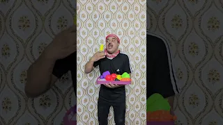 قطة تاكل فاكهة قطة كيوت قطة مضحكه قطة تطلب الطعام Cat 