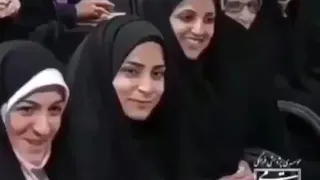 ضحكة السيد القائد علي الخامنئي أدامك الله وأدام ضحكتك وأدام وجودك رهبر 