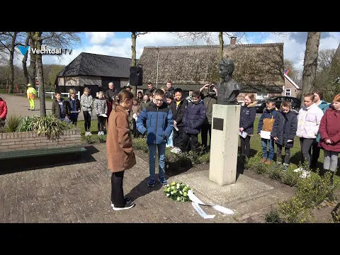 Herdenking bij het Frits de Zwerver monument in Heemse 11-04-2023