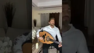 شادي شامل يعزف موسيقي تتر مسلسل أرابيسك علي العود 