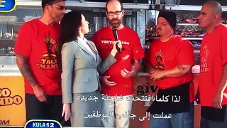 شاهد تحرش على الهواء هنالك لمسة يد مضحك 