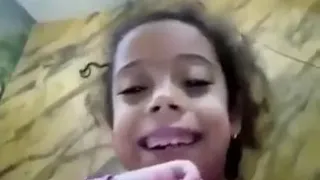 البنت الي بتغني وبعد كده تسب الدين يا حديد واخد اخوتنا بعيد الفيديو 18 