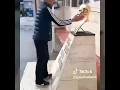 Download Lagu atatürke saygısızlık yapan herif önce özür diliyor sonra dayak yiyor tik tok