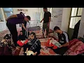 Download Lagu Qasim meets with Farzaneh and Hojjat and brings gifts