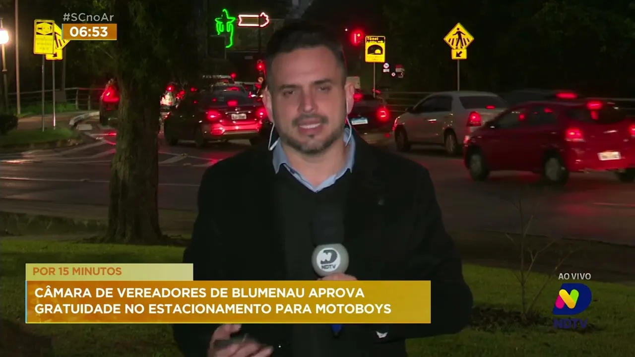 Vereadores de Blumenau aprovam lei que garante estacionamento gratuito por 15 minutos para motoboys