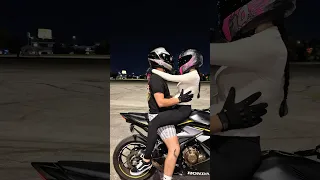 دارم سعی می کنم تغییر حالت بدم به زودی مطالب بیشتری منتشر میشه زوج موتورسوار دختر موتورسوار زندگی موتورسواری موتورسیکلت موتورسوار 